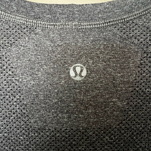 Lululemon Vent Tech Mens Shirt Size Large - Picture 4 of 5